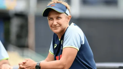 Shelley Nitschke signs three-year extension ahead of T20 WC